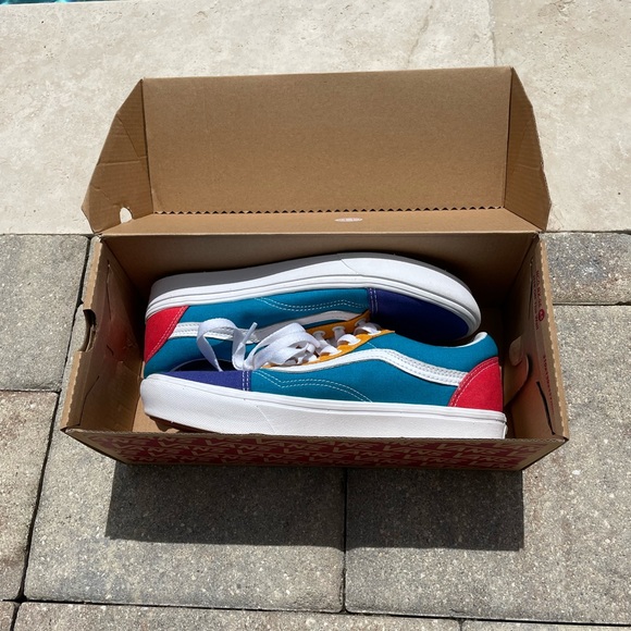 Van’s “off the walls” - Picture 6 of 9